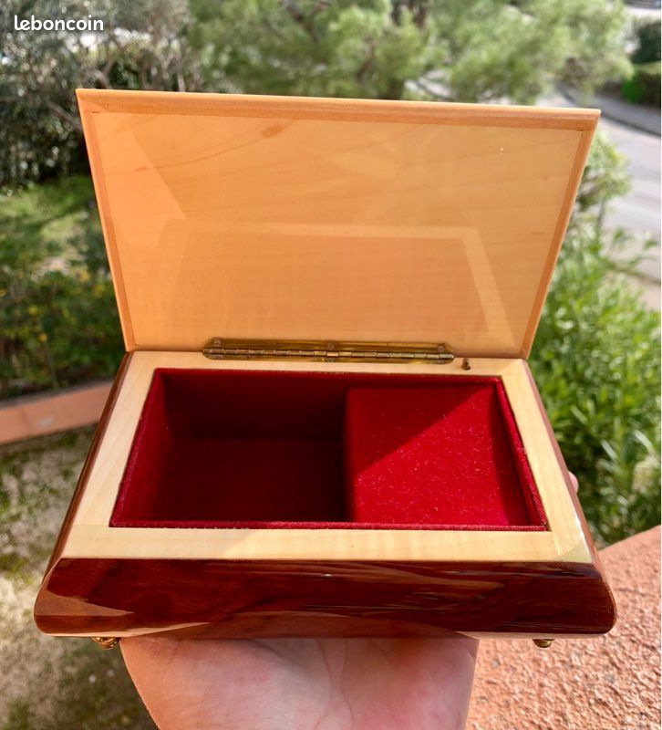 Boîte à Bijoux Artisanale En Marqueterie De Loupe De Thuya - Occasion, Bon état