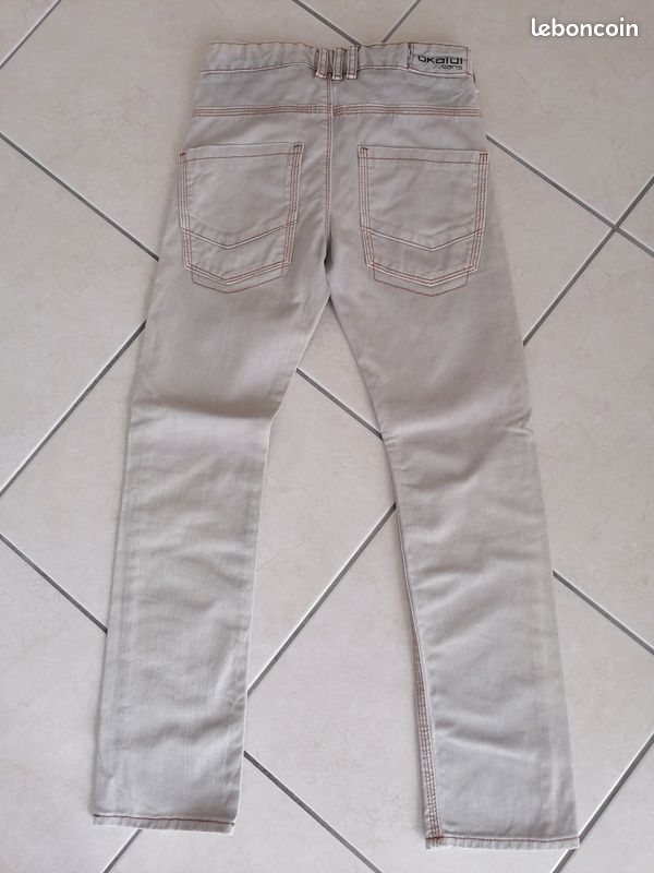Pantalon en jean marque Okaidi (9 ans) (image 1)