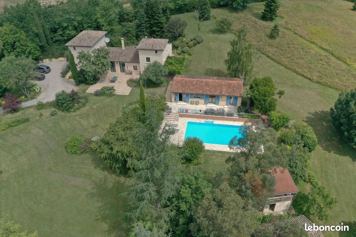 Maison 10 pièces 304 m² · à Bézac · 304 m² · 700 000 €