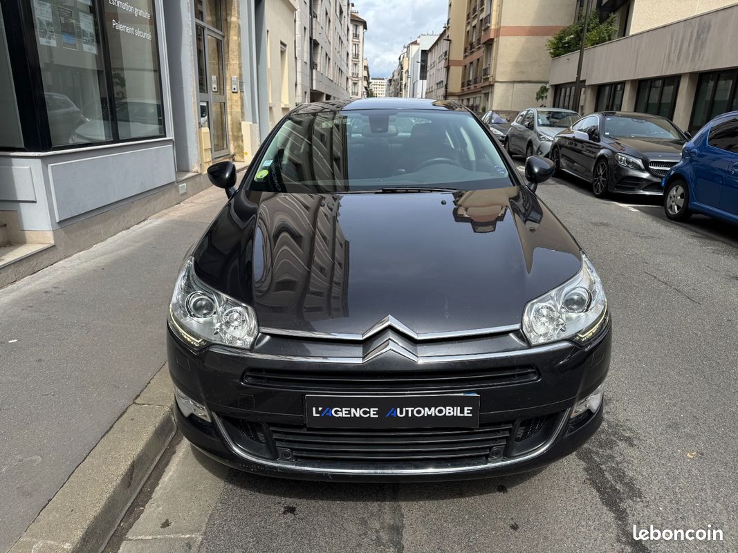 CITROEN C5 HDi 160ch Exclusive+ - Suivi d'Entretien Complet (image 7)