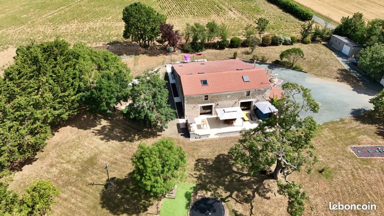 Propriété 7 pièces 229 m²
