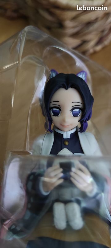 Figurine Sega Kimetsu no Yaiba Shinobu Kocho Perching (image 3)