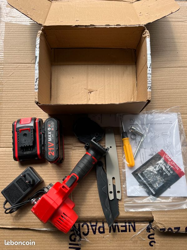 Scie à chaîne électrique sans fil Moteur sans charbon Mini tronçonneuse portative travail coupe bois outil électrique chargeur 2 batteries 21V machine (image 2)