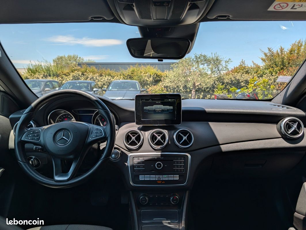 MERCEDES-BENZ CLASSE GLA 1.6 180 7-G DCT INSPIRATION 120CH - RADAR AV/Ar (image 3)