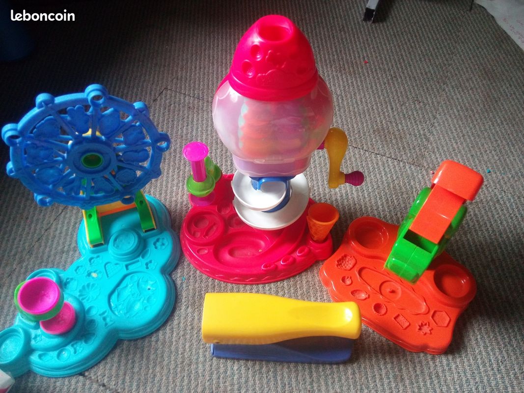 Lot accessoires et pâtes a modeler playdoh (image 3)