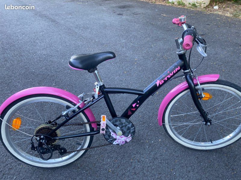 VTT 20 Pouces 7 Vitesses Pour Enfant (8-13 Ans) – Cadre Acier Carbone, Freins Double, Selle Rembourrée, Porte-bidon, Garde-boue, Rouge, Charge 75 Kg