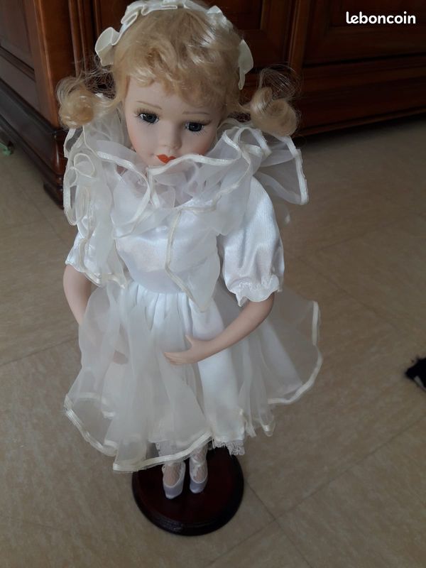 Poupée porcelaine (image 1)