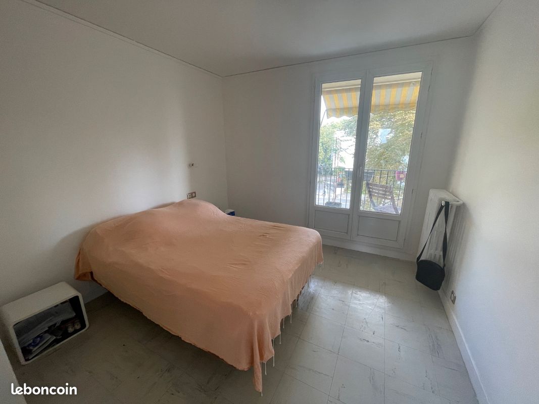Appartement 4 pièces 27 m² · à Brétigny-sur-Orge · 27 m² · 590 €