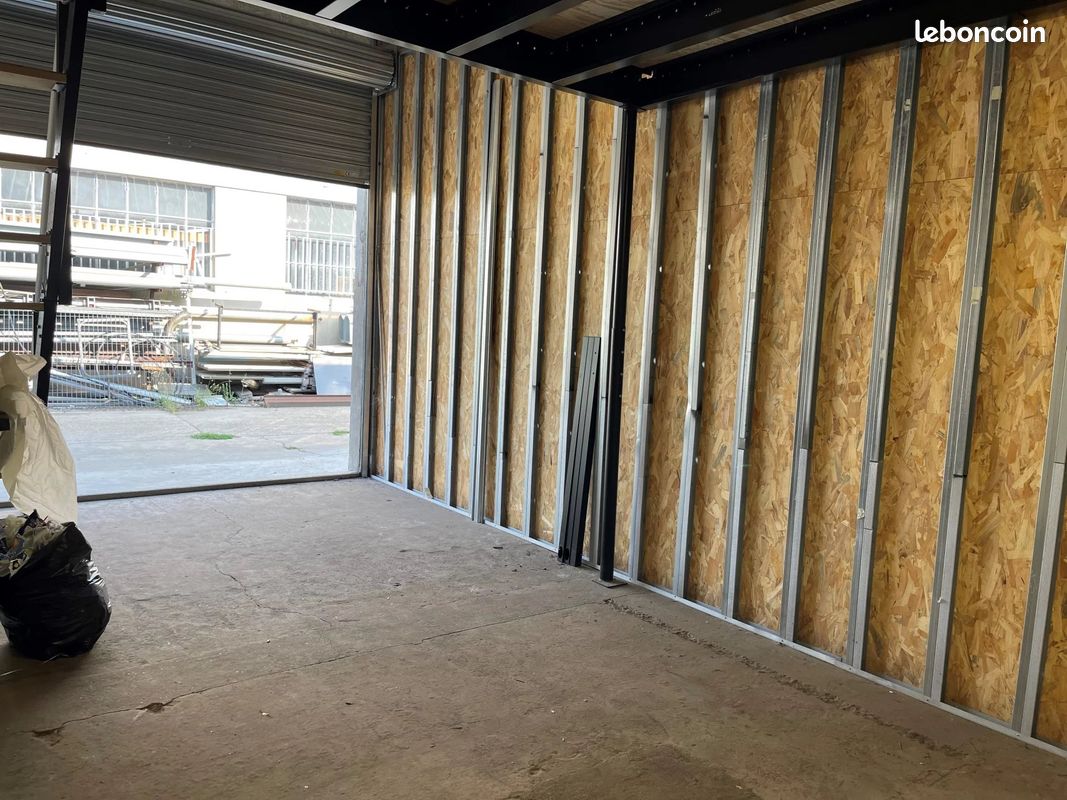 Parking 1 pièce 25 m² · à La Brède · 25 m² · 350 €/mois