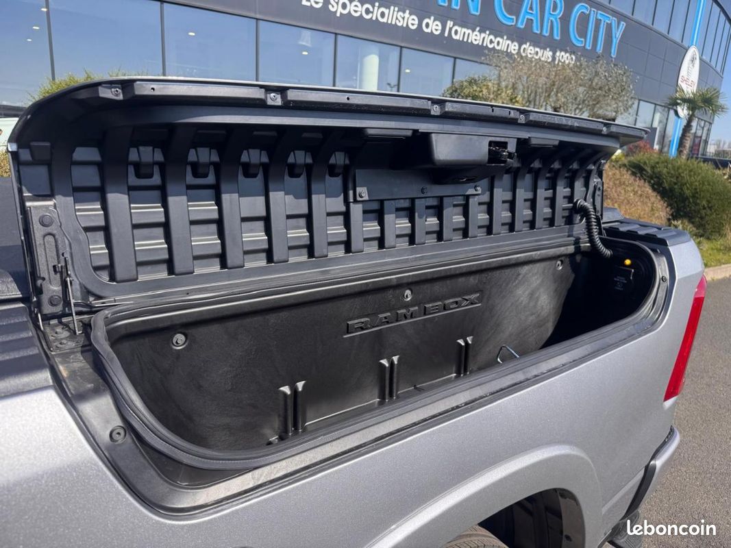 Dodge ram 1500 crew limited night edition rambox 2025 (image 27)