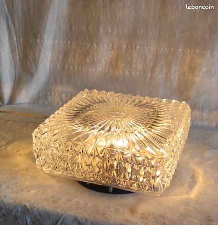 Vieux Plafonnier En Verre Moulé Dépoli - Style Rétro, Diamètre 20,4 Cm, Hauteur 9 Cm