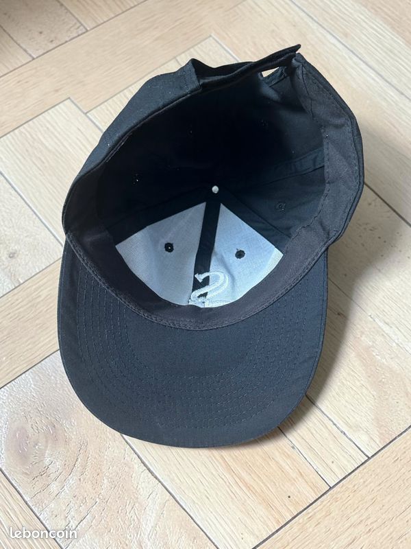 Casquette Chicago White Sox Noire Et Blanche - Taille Unique Réglable - Neuve Avec Autocollants