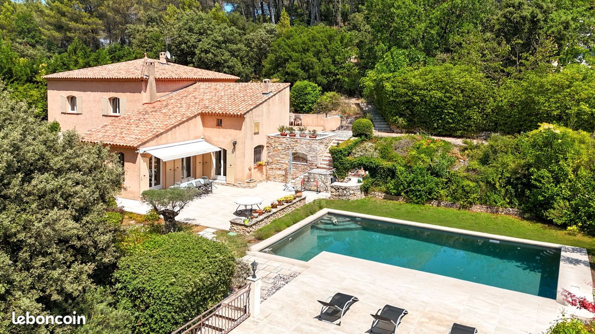 Maison 7 pièces 222 m² · à Bouc-Bel-Air · 222 m² · 1 350 000 €
