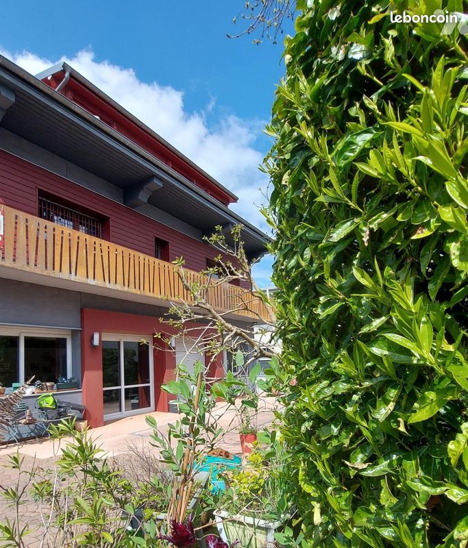 Maison 10 pièces 247 m² · à Besançon · 247 m² · 549 000 €