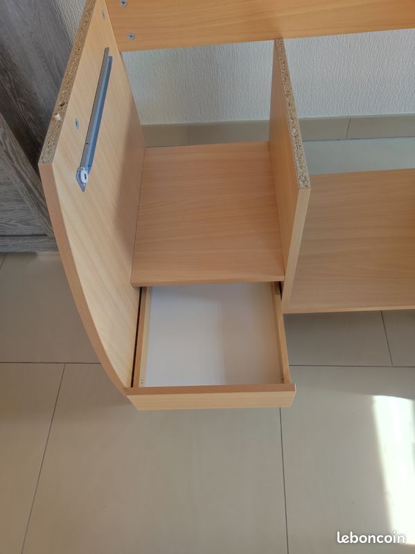Bureau (image 2)