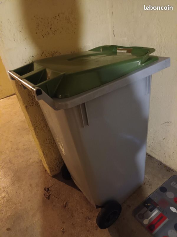 Poubelle conteneur extérieur 240L (image 1)