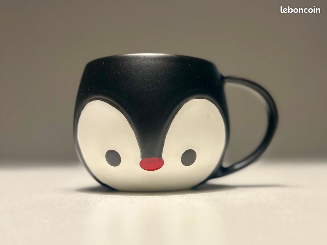 Tasse de Noël édition limitée Starbucks: pingouin noir (image 1)