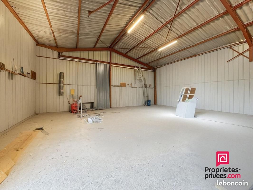 Parking 220 m² Avallon (image 1)
