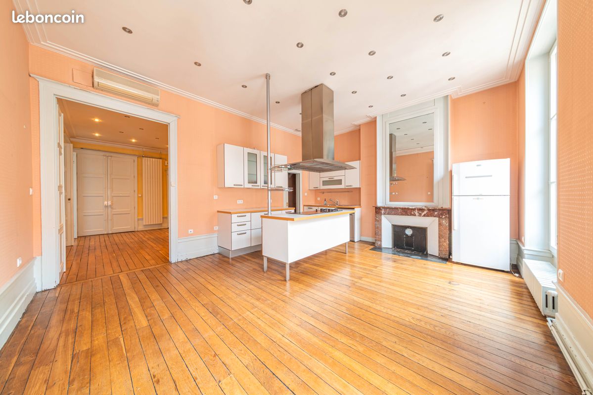 Appartement 8 pièces 196 m² · à Metz · 196 m² · 475 000 €