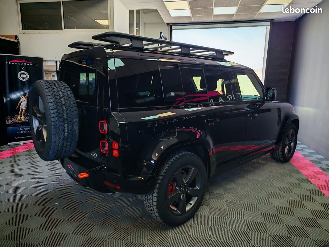 LAND ROVER DEFENDER 110 P400e PHEV BVA8 X-Dynamic - ORIGINE FRANCE- 1ER MAIN - BLACK PACK - MERIDIAN - CAM 360° - TOIT OUVRANT - PACK HIVER (image 5)