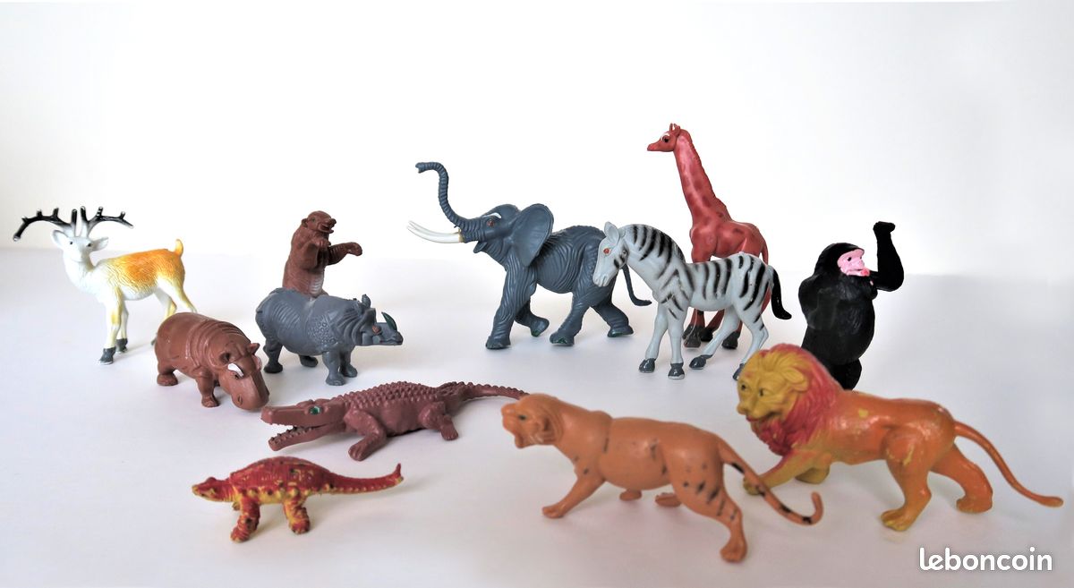 Lot de 12 Figurines animaux sauvages d'Afrique (image 1)