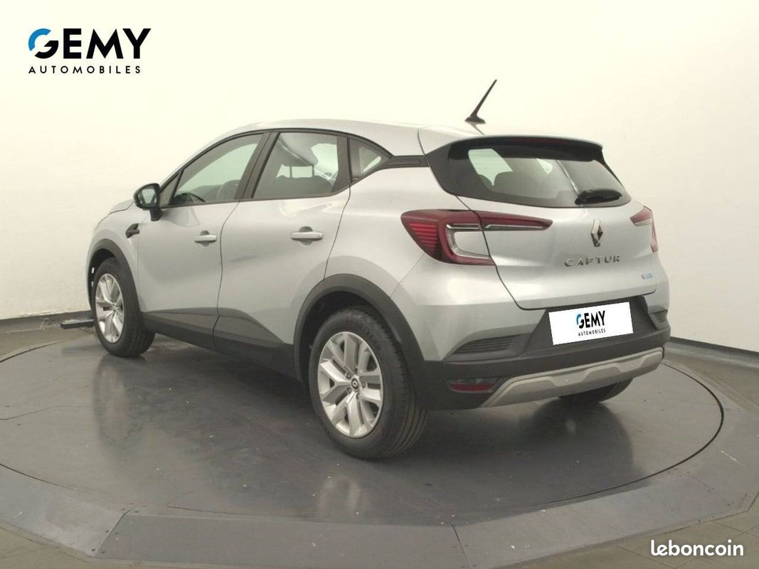 RENAULT Captur E-Tech 145 - 21 Business (image 7)