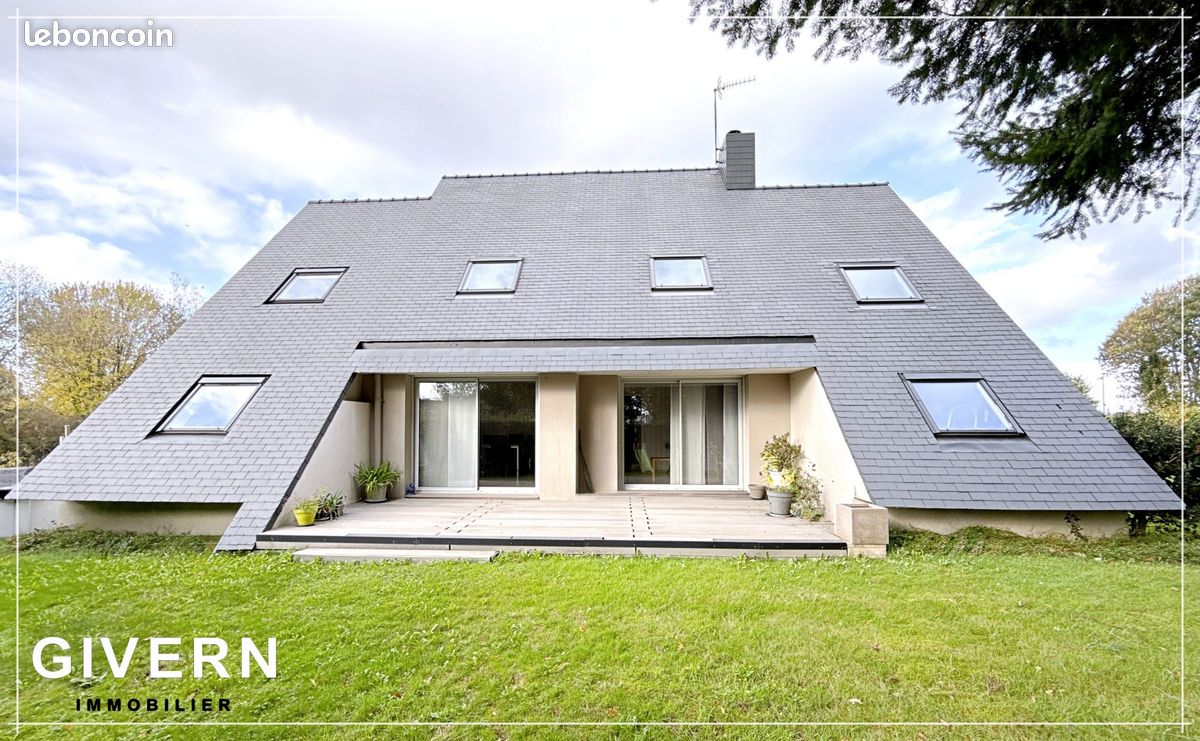 Maison 8 pièces 147 m² · à Calan · 147 m² · 330 900 €