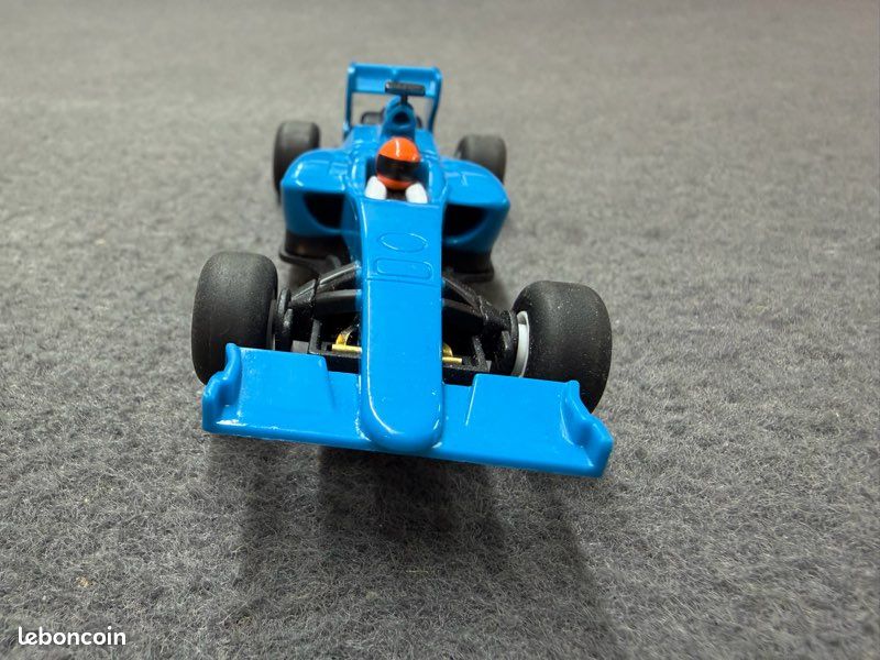 JOUET ANCIEN. VOITURE F1 CIRCUIT CARRERA AVUS 30300. FONCTIONNELLE
