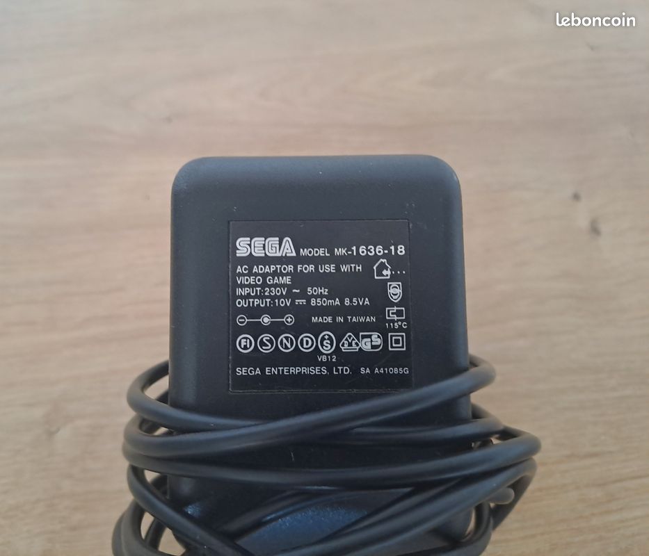 Alimentation SEGA Mega Drive 2 / 32X / Multi-Mega - Officielle, Boîte, Old Stock Neuf