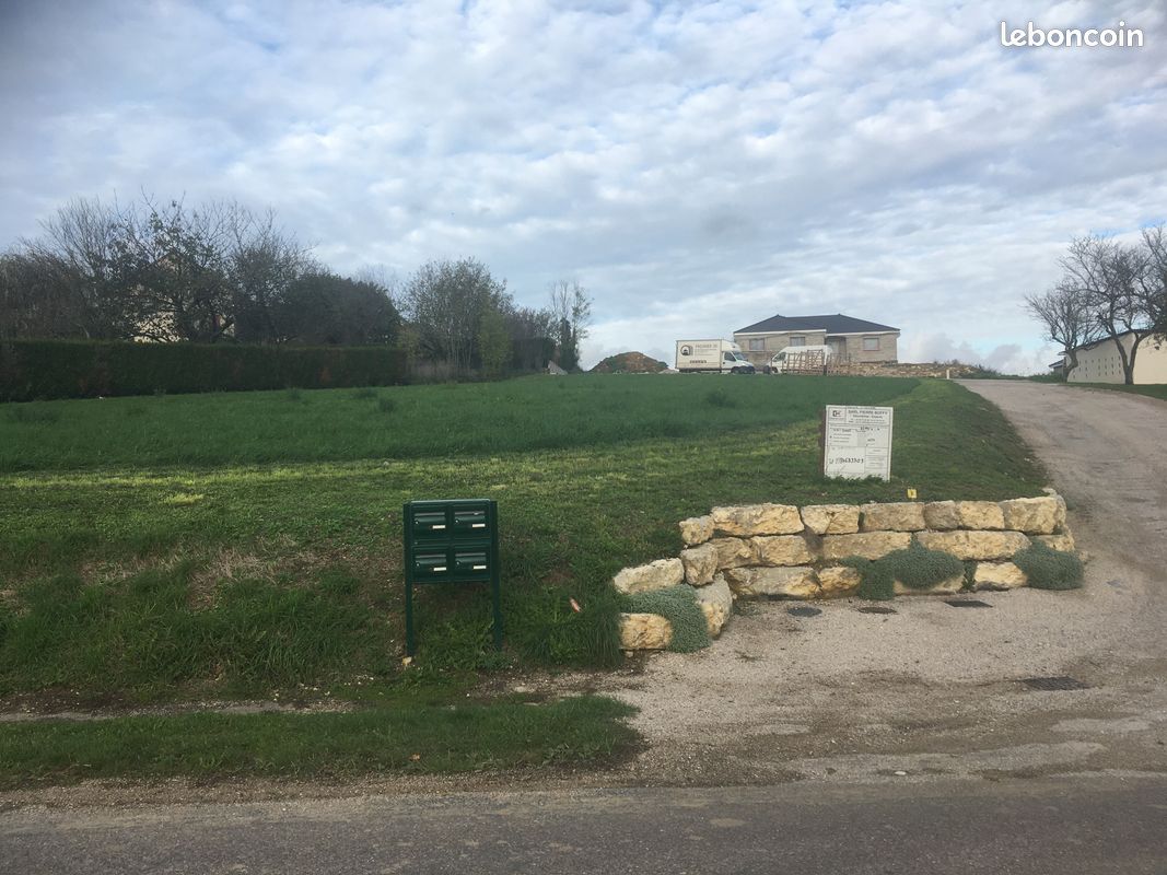 Terrain à bâtir à Loulans-Verchamp · 58 464 €