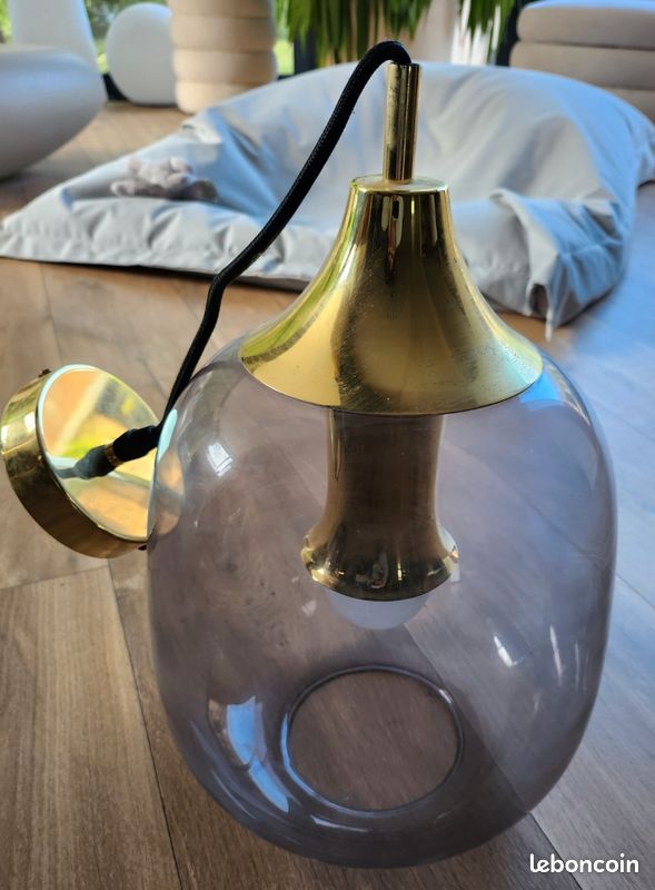 Suspensions en verre fumé et laiton- style moderne chic (image 1)