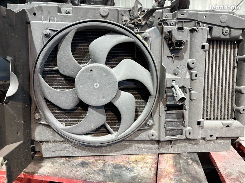 Bloc radiateur Peugeot - Citroën 2.0 hdi 136 cv (image 1)