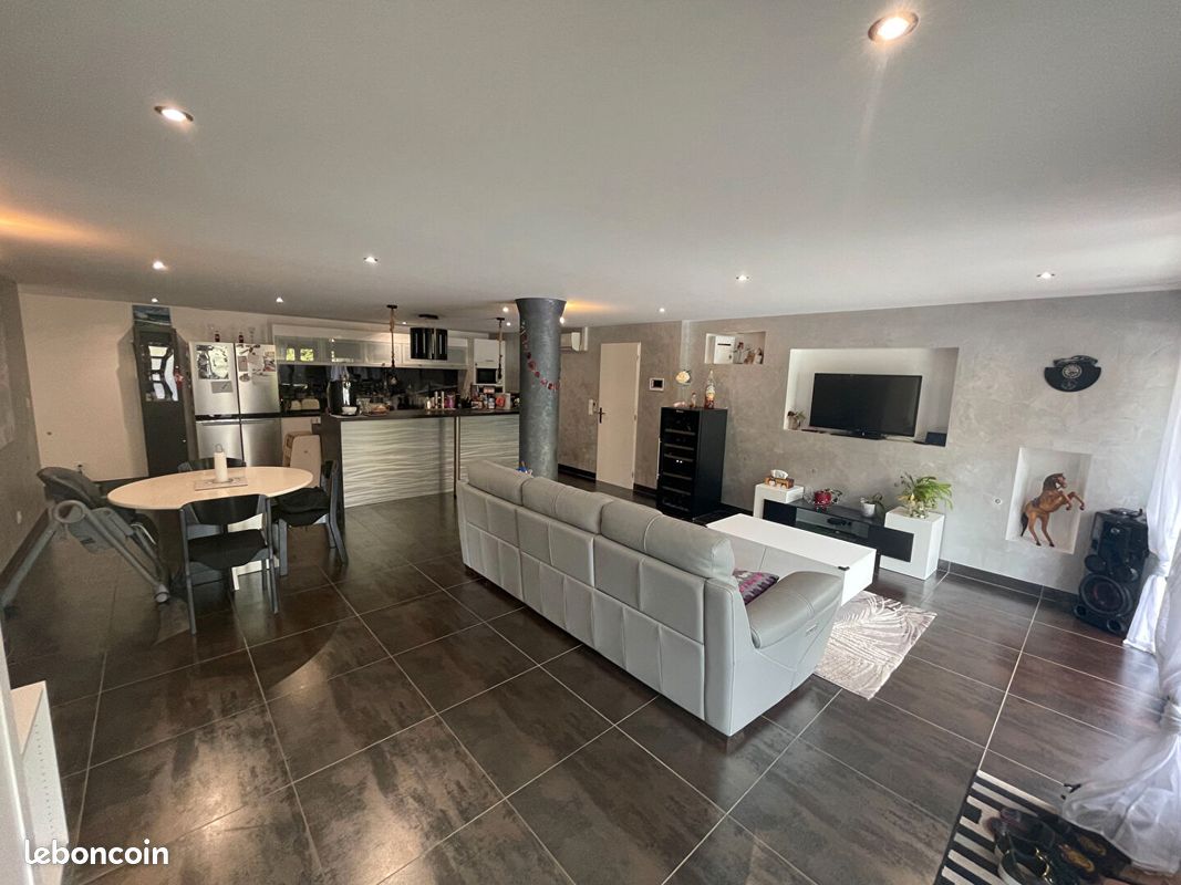 Appartement 5 pièces 135 m² · à La Fouillouse · 135 m² · 270 000 €