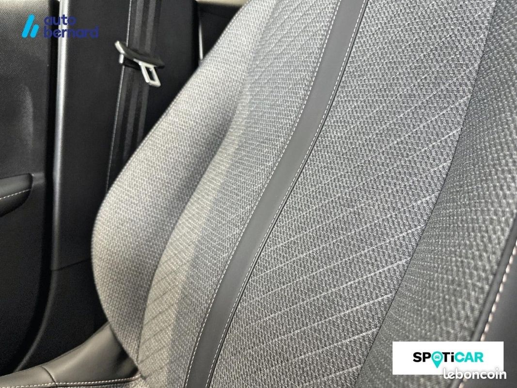 Peugeot 208 1.2 Hybrid 110ch Allure e-DCS6 (image 28)