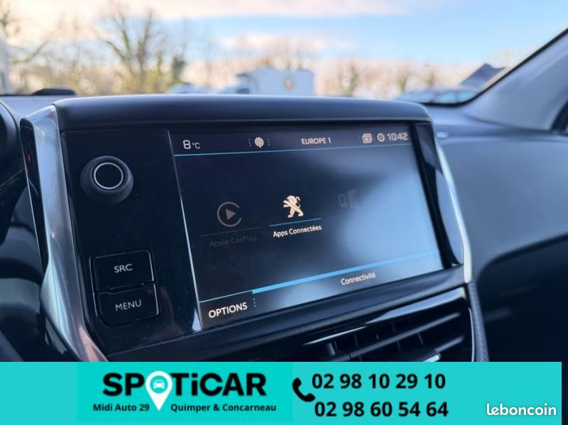 Peugeot 2008 1.2 PureTech 110 Allure (image 15)