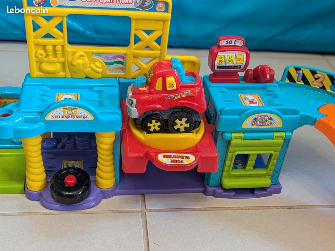VTech - Tut Tut Bolides, Hugo Super Turbo Télécommandé, Voiture RC Enfant avec Télécommande