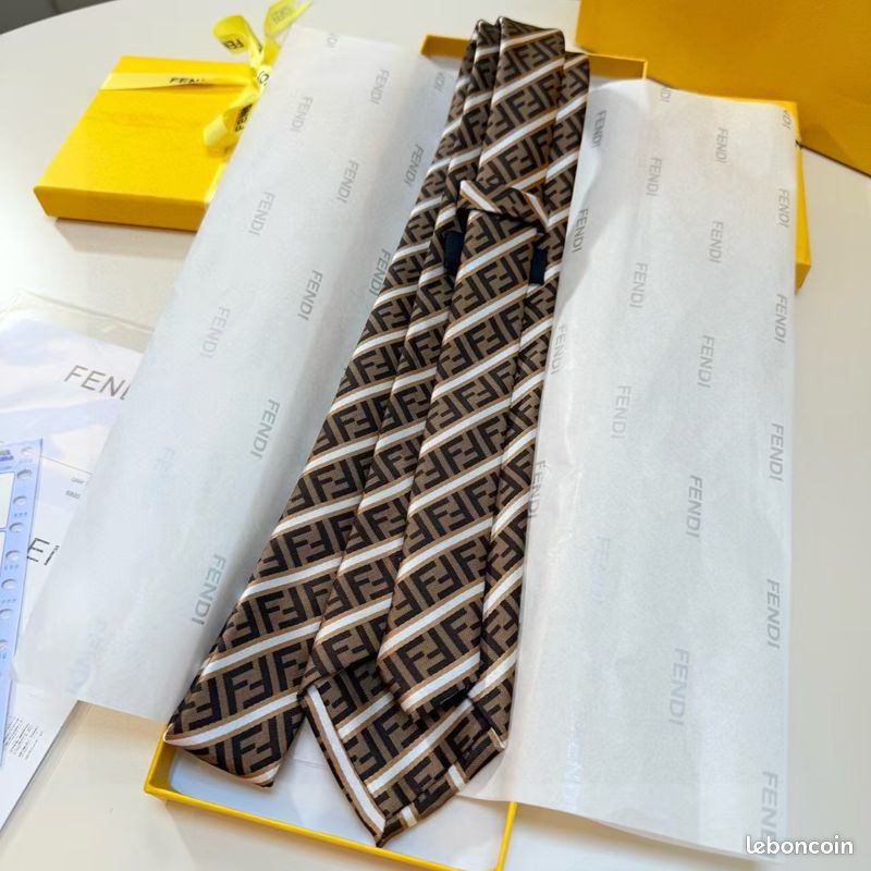Cravates Fendi pour hommes les plus vendues (image 1)