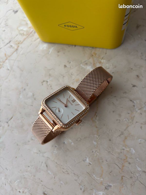 Montre Fossil femme neuve acier doré rose cadran blanc forme