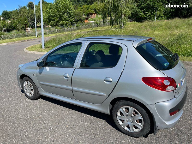 Peugeot 206+ 1.4 hdi 70cv (image 4)