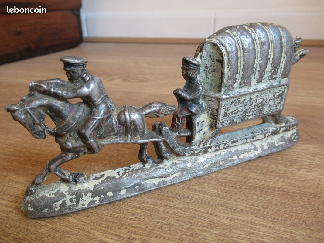 GRAND CHEVAL en tôle peinte, Inde, 42 cm