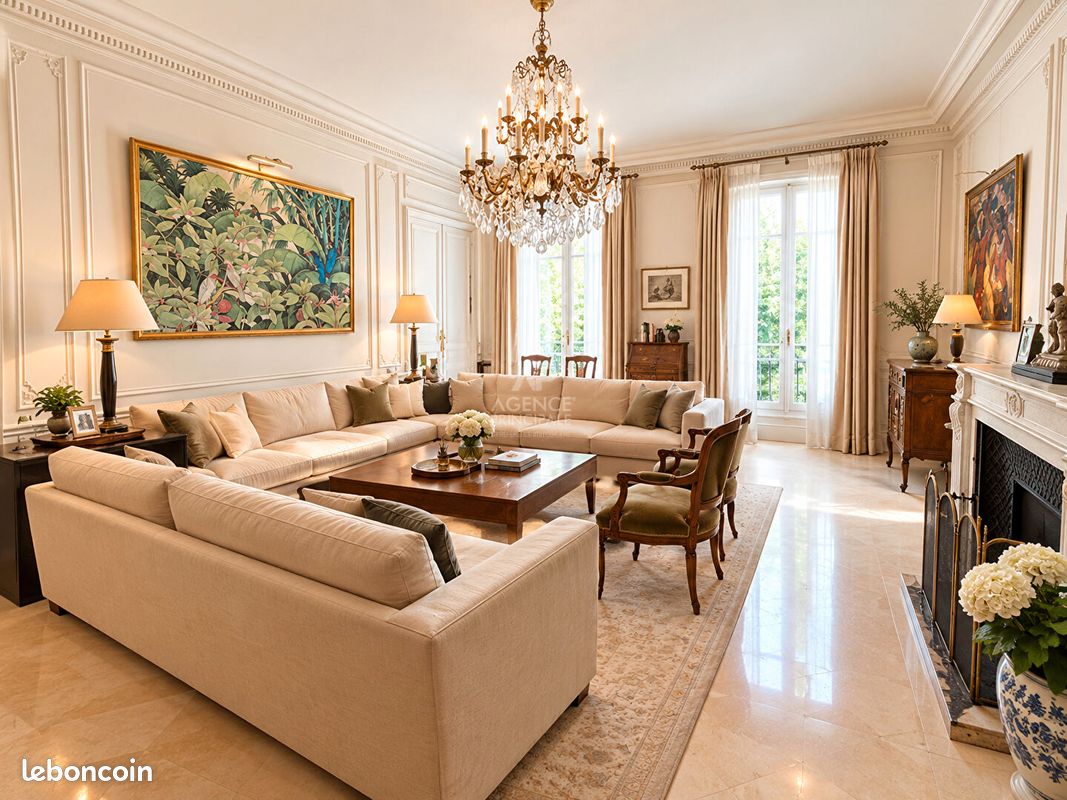 Maison 10 pièces 359 m² · à Saint-Germain-en-Laye · 359 m² · 2 205 000 €