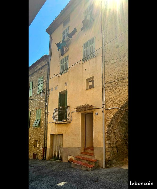 Immeuble 142 m² · à L'Escarène · 142 m² · 360 000 €
