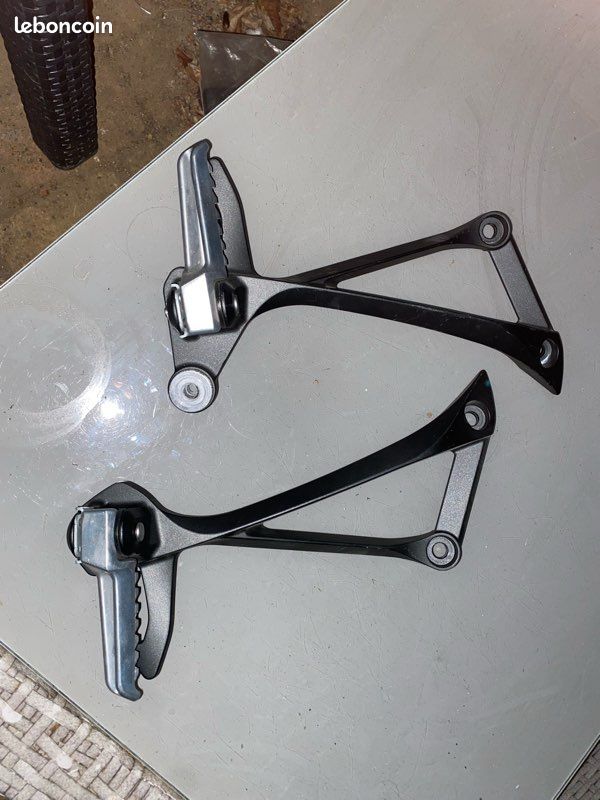 Repose-pied Arrière Complet + Cheville L/H Pour KAWASAKI ZX10R 2011-2015 - Occasion