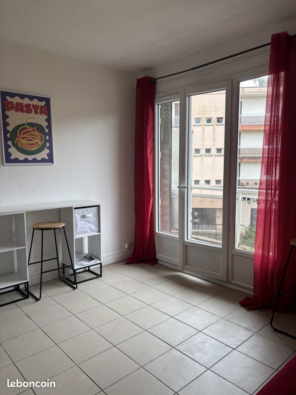 Appartement 1 pièce 19 m² · à Aurillac · 19 m² · 295 €