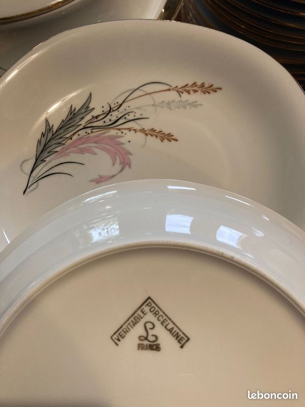 Service de table vintage porcelaine complet (image 2)