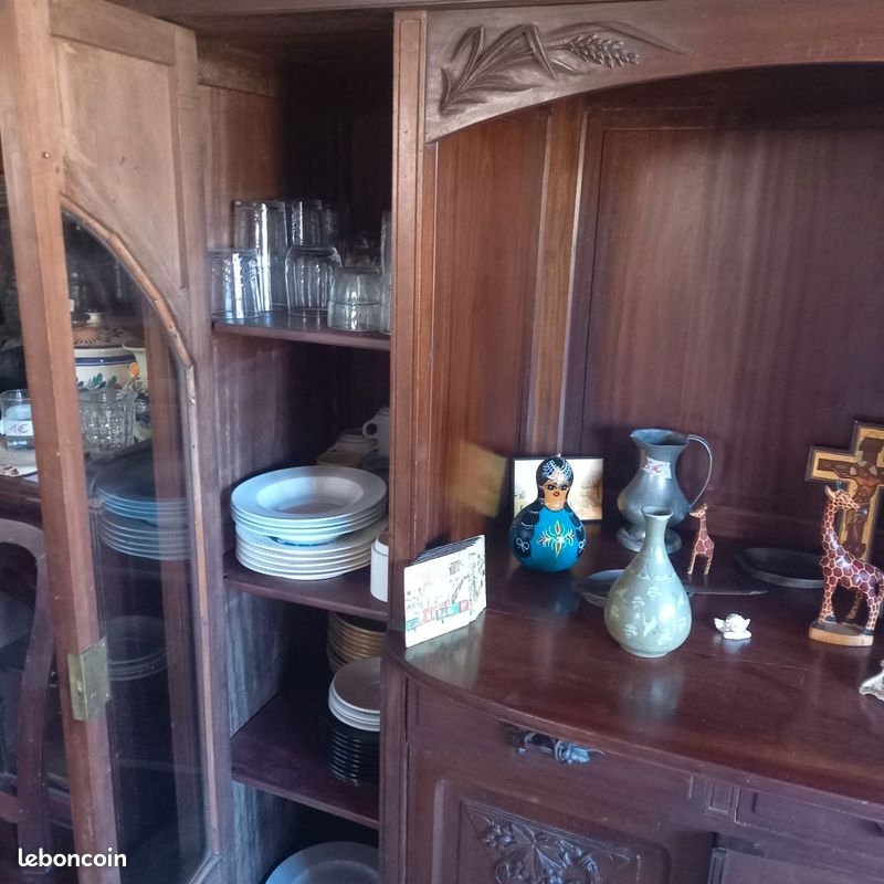 Buffet sculpté en bois exotique (image 5)