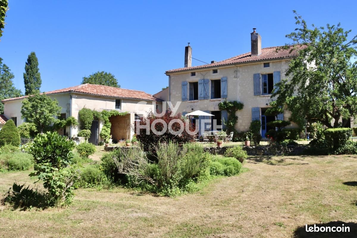 Maison 8 pièces 274 m² · à Auchay-sur-Vendée · 274 m² · 471 000 €