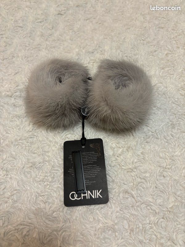 Paire de manchettes en vison naturel – Marque OCHNIK (image 1)