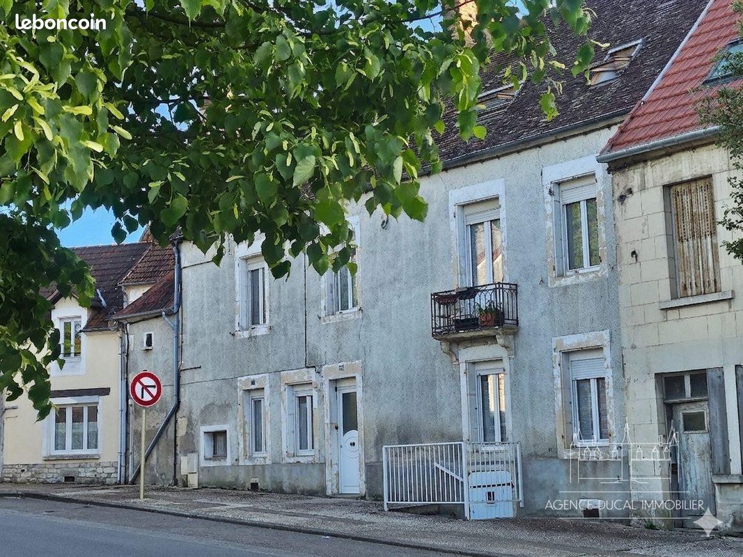 Immeuble 136 m² · à Pougues-les-Eaux · 136 m² · 99 000 €