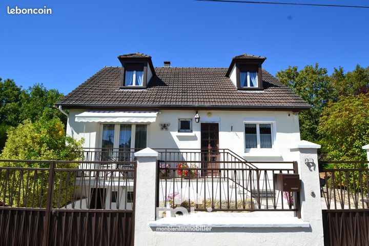 Maison 7 pièces 115 m² · à Fosses · 115 m² · 369 000 €